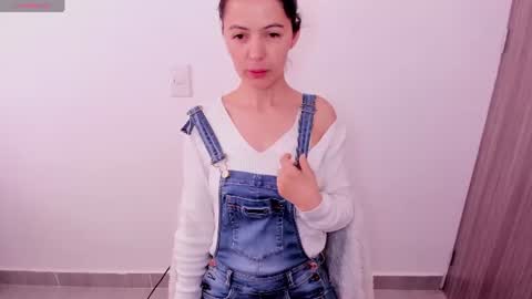 Sara   online show from July 13, 1:03 pm