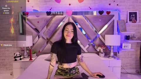 Snapshot of saratorresxx chatting on March 28, 3:44 pm Sara online show from March 28, 3:44 pm