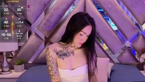 Snapshot of saratorresxx chatting on March 30, 3:46 pm Sara online show from March 30, 3:46 pm