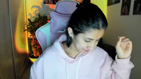 saratukkerr online show from November 4, 3:27 am