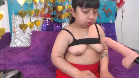 Sara Wills online show from December 4, 5:11 pm