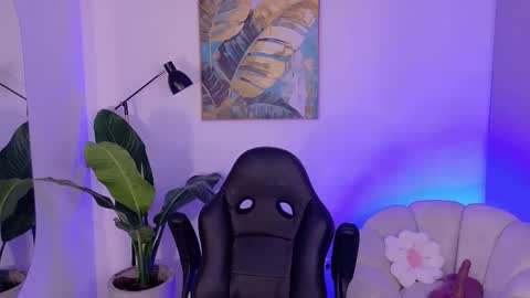 Sara Winstone online show from November 29, 10:51 am