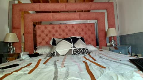 Snapshot of sarawonder69x chatting on April 2, 7:44 pm Sara Rivera online show from April 2, 7:44 pm