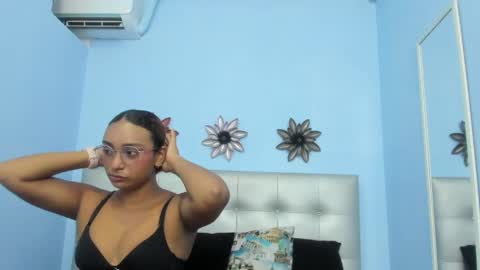 Snapshot of saray_sexy_love chatting on April 7, 11:32 am saray_sexy_love online show from April 7, 11:32 am