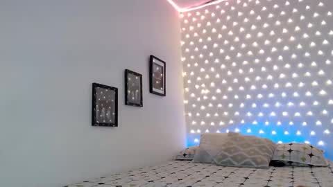 sarayander online show from December 17, 10:54 pm