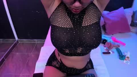 saraycooper_ online show from September 19, 4:36 am