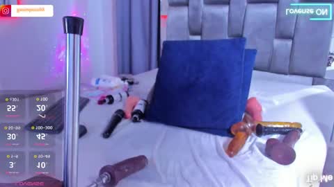 Snapshot of sarayhornyy69 chatting on February 15, 10:33 am Saray online show from February 15, 10:33 am