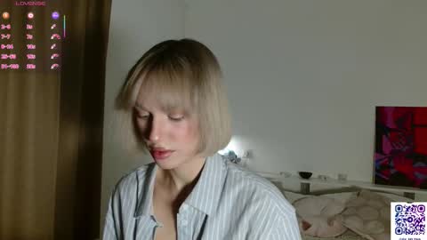 Your Selena 3 online show from February 10, 2:59 am