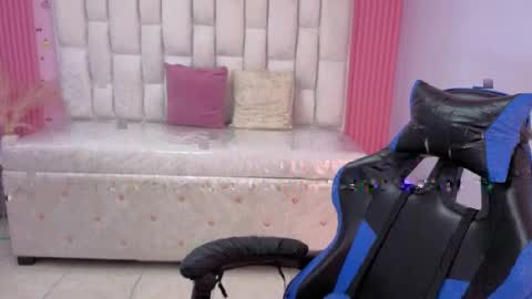 Sara  online show from May 12, 8:17 pm
