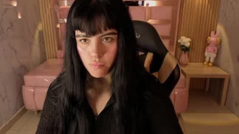 Sara  online show from May 14, 7:53 pm