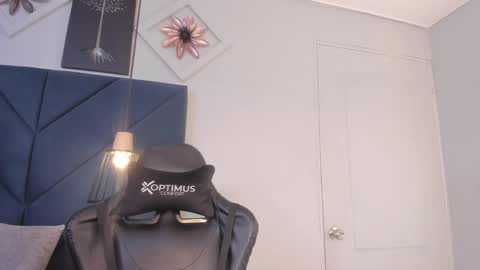 Snapshot of sarita_hills chatting on December 7, 3:58 am Sara online show from December 7, 3:58 am