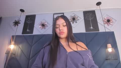 Snapshot of sarita_hills chatting on December 19, 9:40 am Sara online show from December 19, 9:40 am