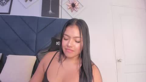 Snapshot of sarita_hills chatting on January 11, 9:57 am Sara online show from January 11, 9:57 am