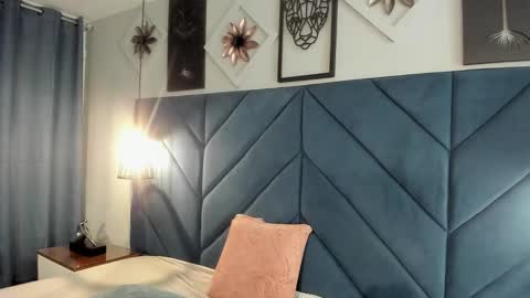 Snapshot of sarita_hills chatting on February 18, 3:31 am Sara online show from February 18, 3:31 am