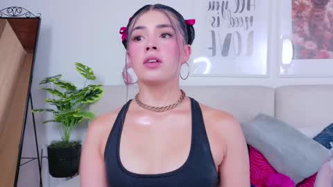 Sara online show from October 8, 8:28 pm