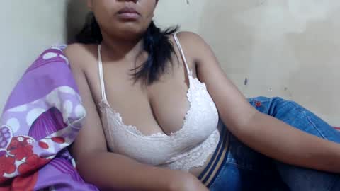 Snapshot of saronette chatting on December 27, 10:55 am saronette online show from December 27, 10:55 am