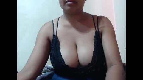 Snapshot of saronette chatting on October 2, 6:31 am saronette online show from October 2, 6:31 am