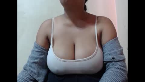 Snapshot of saronette chatting on October 16, 6:03 am saronette online show from October 16, 6:03 am