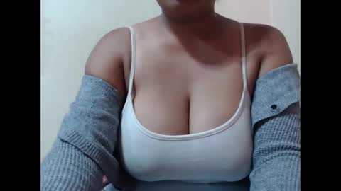 Snapshot of saronette chatting on November 3, 6:36 am saronette online show from November 3, 6:36 am