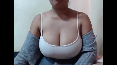 Snapshot of saronette chatting on November 18, 5:56 am saronette online show from November 18, 5:56 am