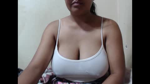 Snapshot of saronette chatting on November 20, 5:51 am saronette online show from November 20, 5:51 am