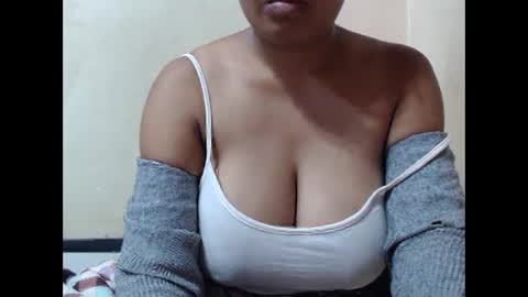 Snapshot of saronette chatting on November 21, 7:07 am saronette online show from November 21, 7:07 am