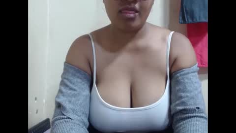 saronette online show from December 17, 5:46 am