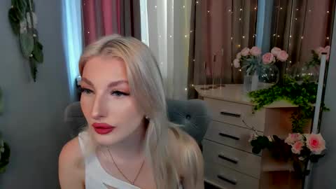 sarrah_blush online show from September 17, 8:16 am