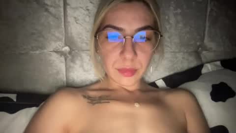 Sarrah online show from January 4, 1:10 am