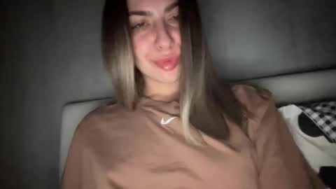 Sarrah online show from September 14, 9:36 pm