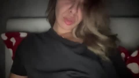 Sarrah online show from October 31, 9:38 pm