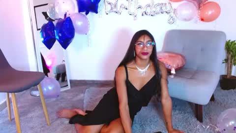 sasha_bowei online show from May 17, 1:58 am