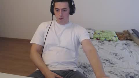 Snapshot of sasha_calvin chatting on September 21, 11:45 am sasha_calvin online show from September 21, 11:45 am