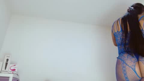 Snapshot of sasha_creamy chatting on October 8, 4:32 am Sasha Creamy online show from October 8, 4:32 am