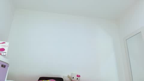 Snapshot of sasha_creamy chatting on October 16, 10:22 pm Sasha Creamy online show from October 16, 10:22 pm