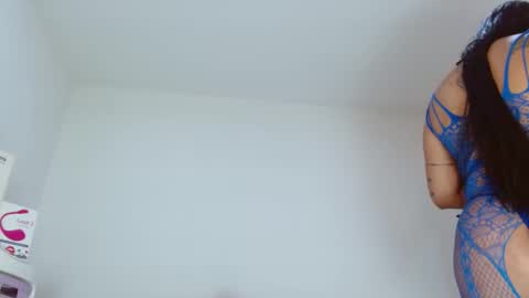 Snapshot of sasha_creamy chatting on November 9, 6:50 pm Sasha Creamy online show from November 9, 6:50 pm