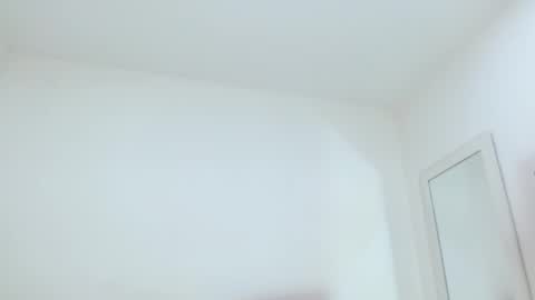 Snapshot of sasha_creamy chatting on November 25, 2:44 am Sasha Creamy online show from November 25, 2:44 am