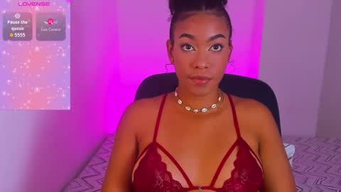 Snapshot of sasha_fox0 chatting on February 15, 5:15 am emy online show from February 15, 5:15 am