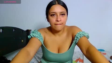 Snapshot of sasha_rose23 chatting on April 16, 9:39 pm Camila online show from April 16, 9:39 pm