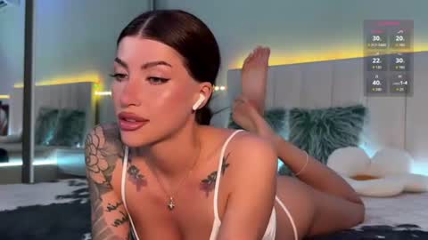 Hi everyone my name is Sasha   online show from July 9, 9:52 pm