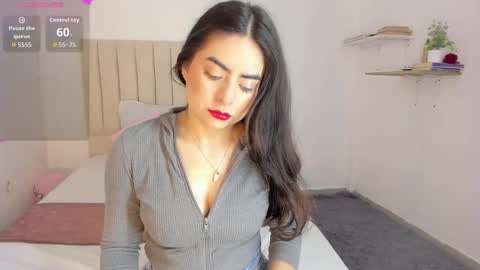 Sashaa online show from September 29, 11:15 am