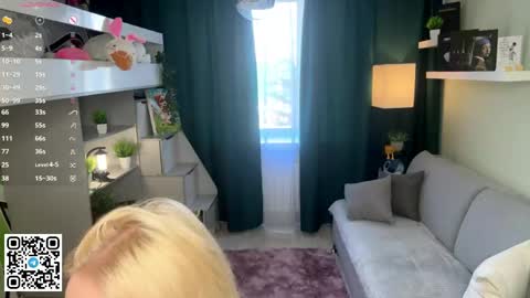 Snapshot of sashablonde_ chatting on June 5, 6:09 am Sasha online show from June 5, 6:09 am