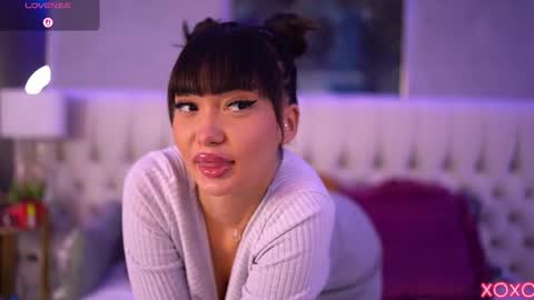 Snapshot of sashaferrera chatting on October 24, 6:48 pm Dennise online show from October 24, 6:48 pm