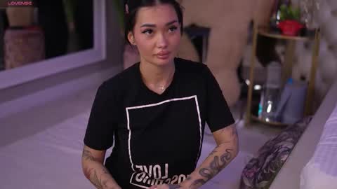 Snapshot of sashaferrera chatting on October 26, 5:30 pm Dennise online show from October 26, 5:30 pm