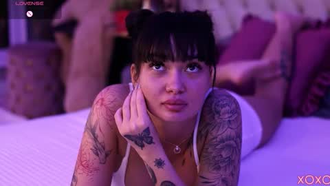 Snapshot of sashaferrera chatting on October 28, 9:28 pm Dennise online show from October 28, 9:28 pm