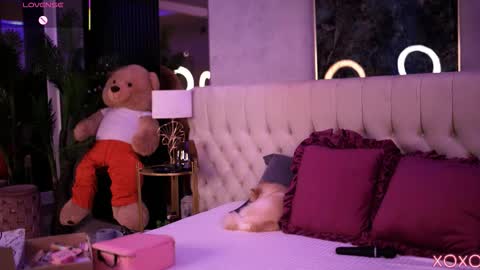 Snapshot of sashaferrera chatting on November 1, 7:27 pm Dennise online show from November 1, 7:27 pm