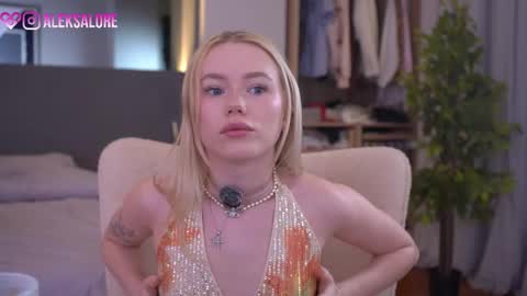 Snapshot of sashalore chatting on March 18, 3:09 am sashalore online show from March 18, 3:09 am