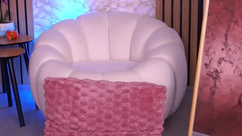 Snapshot of sashalorrenz chatting on March 21, 8:19 am Sasha online show from March 21, 8:19 am