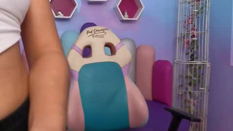 Snapshot of sashamonroee_ chatting on October 26, 11:09 pm SashaMonroee online show from October 26, 11:09 pm