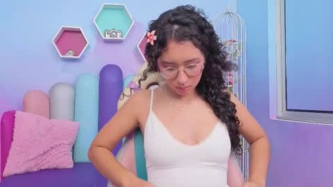 Snapshot of sashamonroee_ chatting on November 6, 11:48 pm SashaMonroee online show from November 6, 11:48 pm